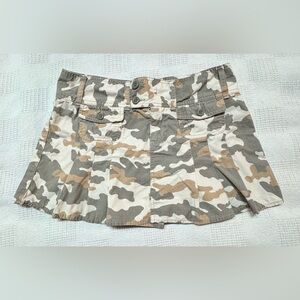 Vintage Old Navy Camo Micro Mini
Pleated Skirt